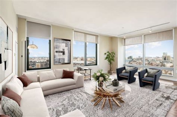 Which floor is good for living in high rise apartment?