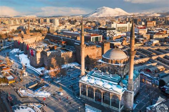 Which is the main city in Kayseri Province?