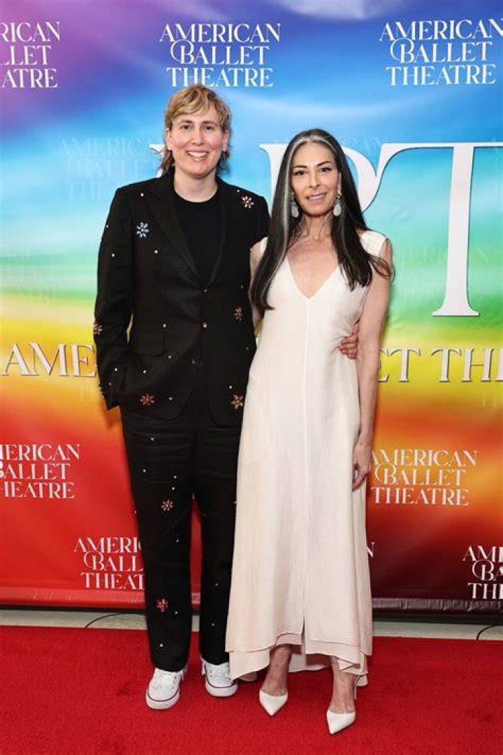 Who is Stacy London dating at the moment?