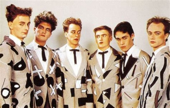 Why did Split Enz split up?