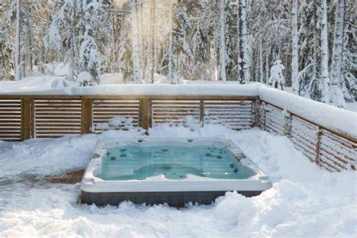 Why does my hot tub keep going cold?
